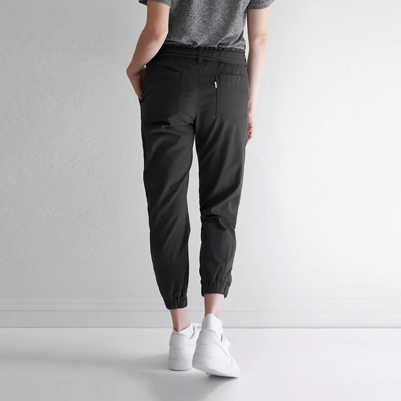 NWT Levi’s BELTED JET SET JOGGERS - Picture 2 of 6